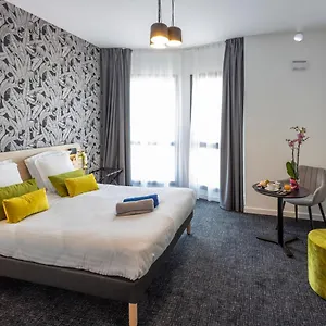 4* Lägenhetshotell Nemea Arenas Aeroport